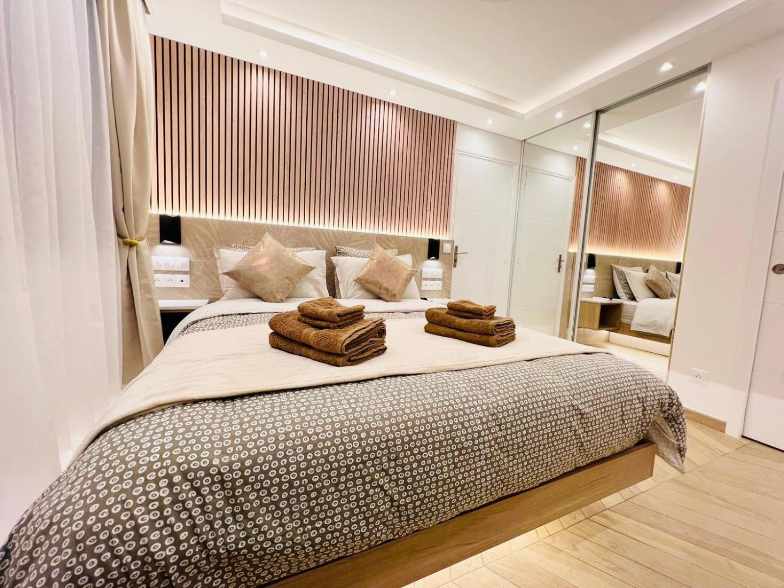 Luxueux Le Bon Marche 6 *